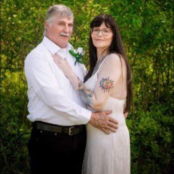 HI I’m Lisa POSH AMBASSADOR - Picture 7 of 7